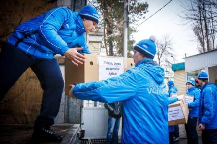 От Кубани на Донбасс отправилась колонна с подарками для детей