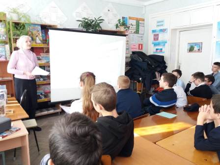 Тбилисские школьники познакомились с творчеством поэта Ивана Вараввы