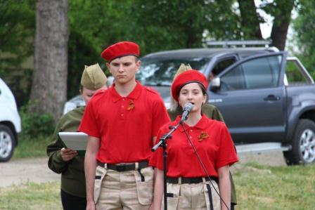 В Тбилисском районе ветерана приехали поздравлять на бронетранспортере
