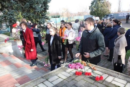 Посещение мест захоронений неизвестных солдат в Алексее-Тенгинском сельском поселении