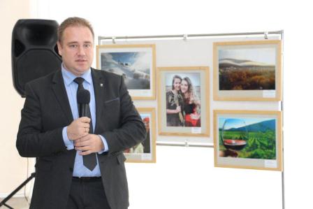 В Тбилисском районе открылась передвижная фотовыставка «Земля и люди»