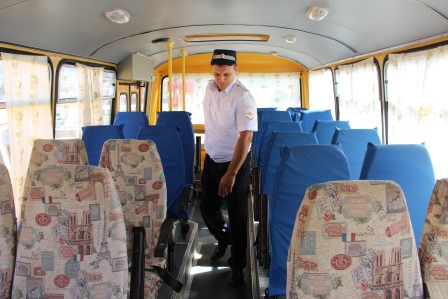 В Тбилисском районе проверяют школьные автобусы