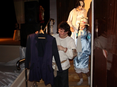 Юным тбилисцам показали спектакль «Сказки белого моря»