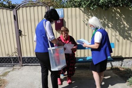 На 45 избирательных участках идет активное голосование избирателей