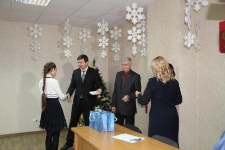 Накануне Дня Конституции юным тбилисцам вручили паспорта