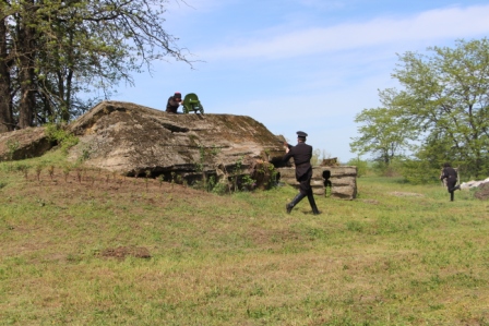 Школьникам показали реконструкцию сражений Великой Отечественной войны