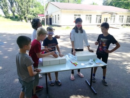 Сотрудники детской библиотеки побывали в гостях у ребят казачьей смены