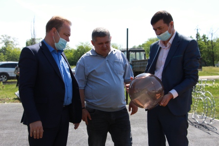 В поселке Первомайском завершается благоустройство нового сквера