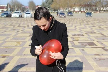 В Тбилисском районе прошел флешмоб «Мы вместе!»