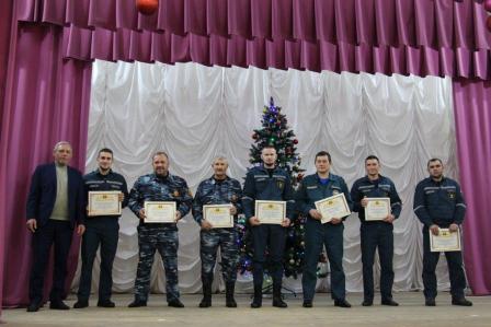 В Тбилисском районе спасателей поздравили с профессиональным праздником