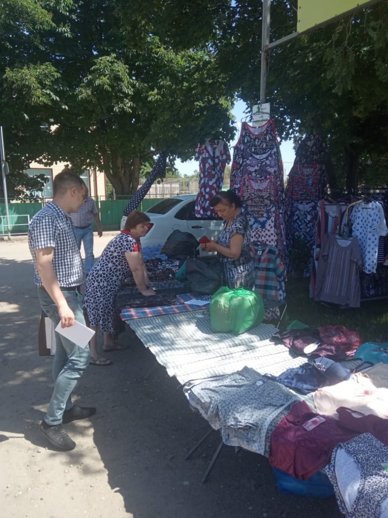 В Тбилисском районе продолжается акция «Сообщи о контрафактной продукции»