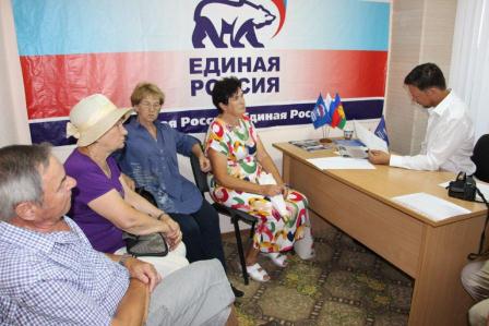 Депутат ЗСК Александр Галенко провел прием граждан в Тбилисском районе