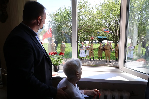 Для тбилисских ветеранов организовали парады Победы