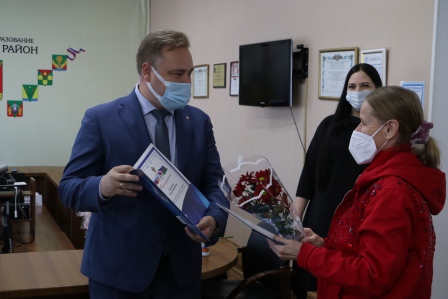 Награждение почетными грамотами и благодарственными письмами 